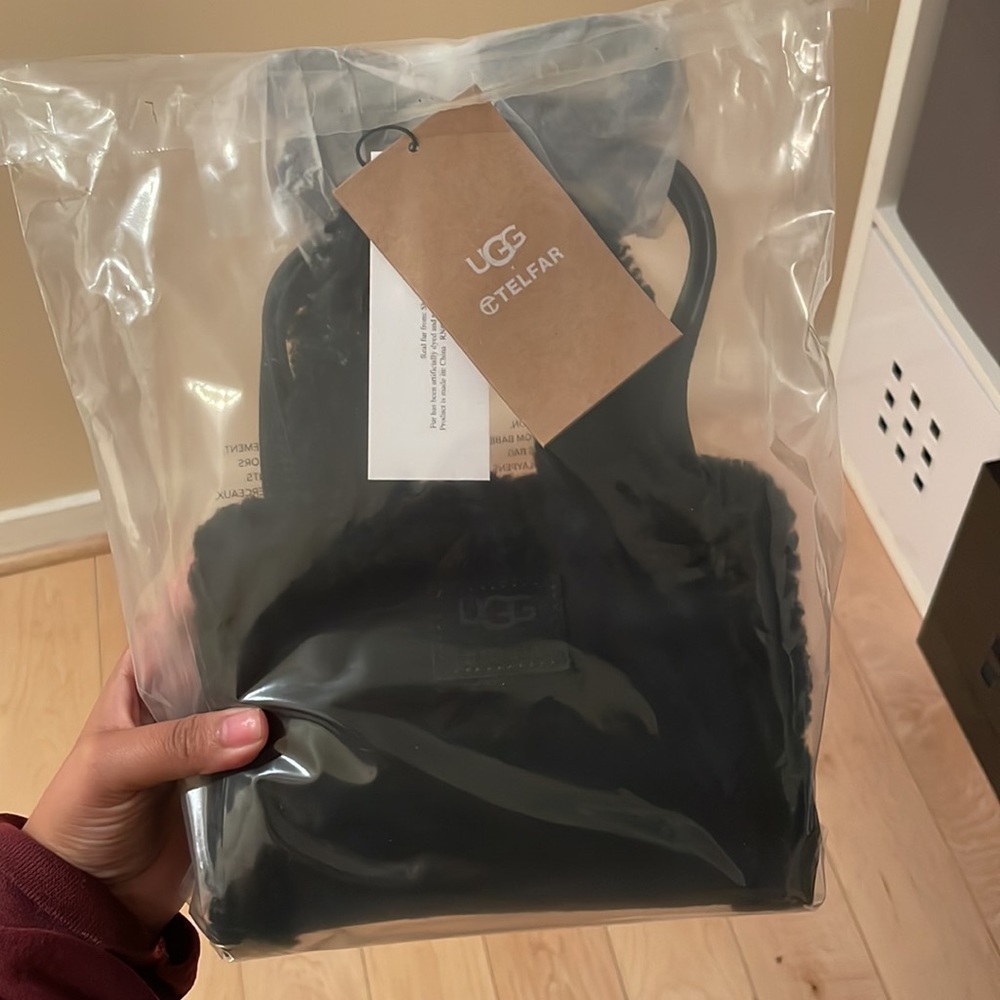 Small black telfar x ugg tote shopper - Picture 4 of 4